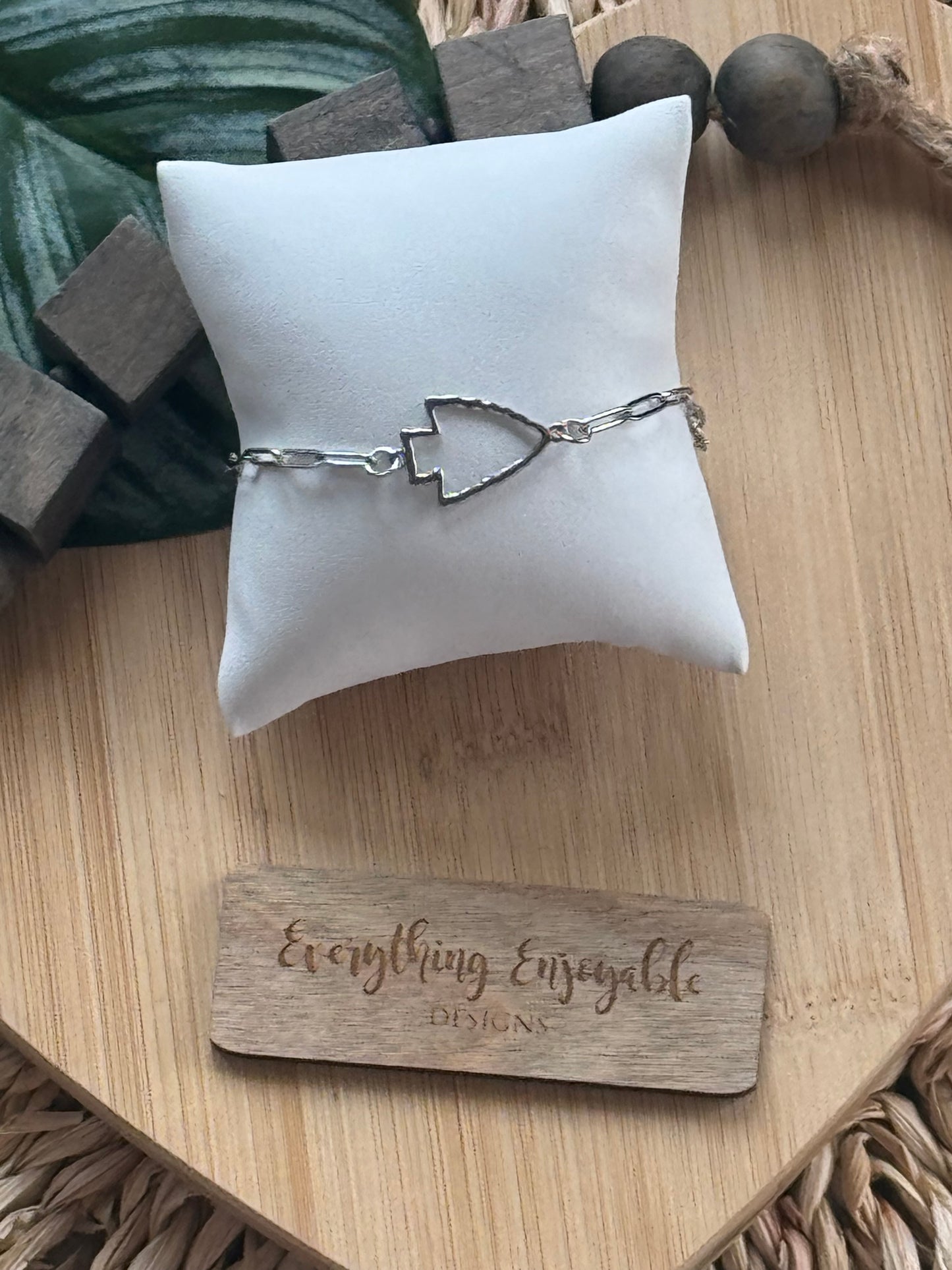 Arrowhead Paperclip Chain Bracelet – Available in Gold or Silver