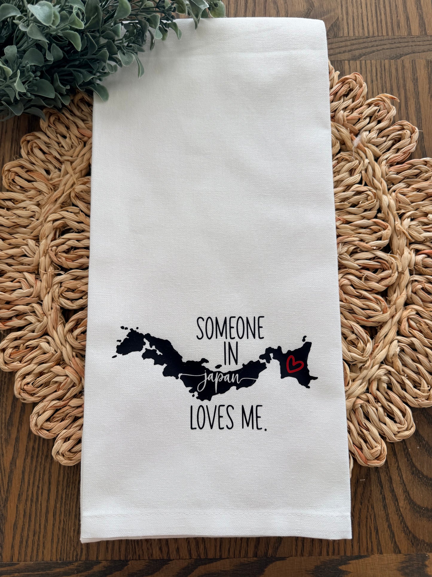 Custom State Tea Towel – Someone in [State/Country] Loves Me – Long Distance Gift – Personalized Home State Kitchen Towel – Moving Away Gift